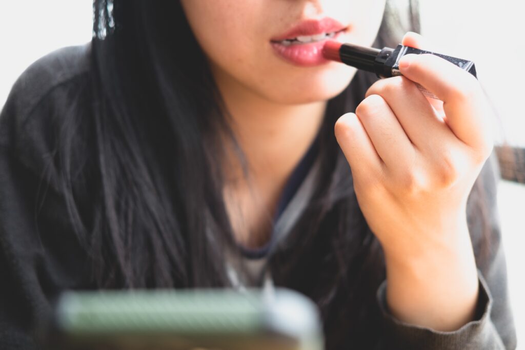 HORMONE DISRUPTORS for Endometriosis 4 adolescent blur close up 377719 1